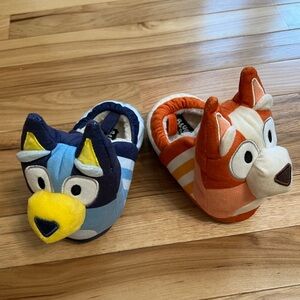 Bluey Slippers - featuring Bluey and Bingo